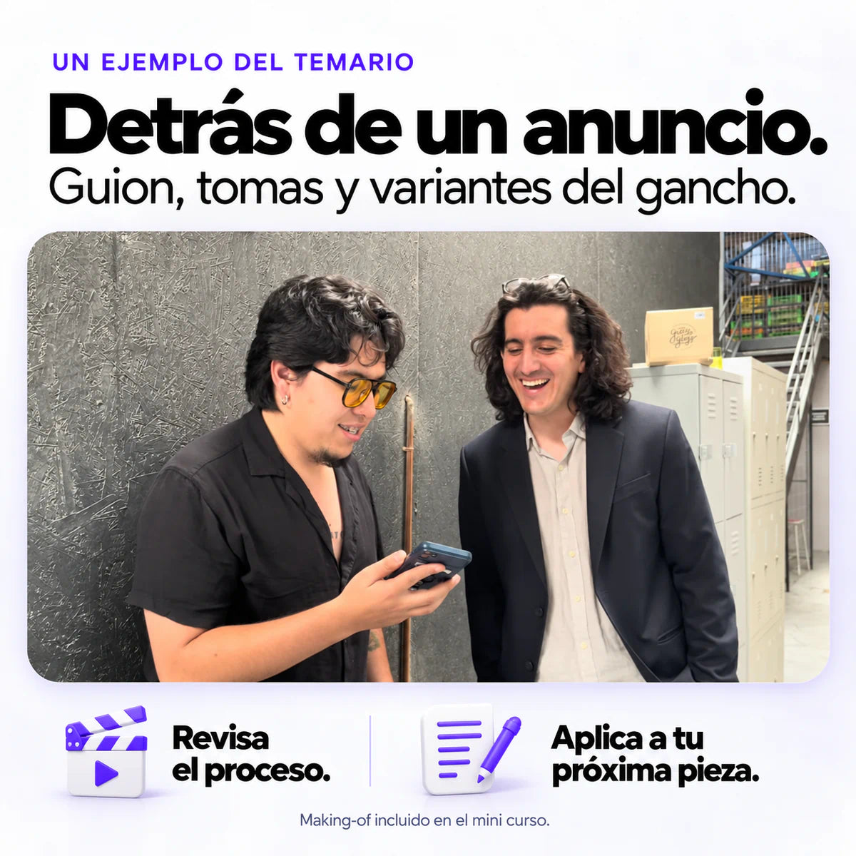 Fotografía original del making-of incluido en el Mini Curso, con Oscar Muñoz y el director revisando una toma.